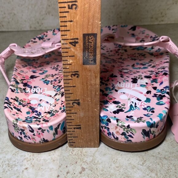 Pink Floral Thong Sandals Laser-Cut Design Size 7 Comfortable Summer Fun - Picture 6 of 6